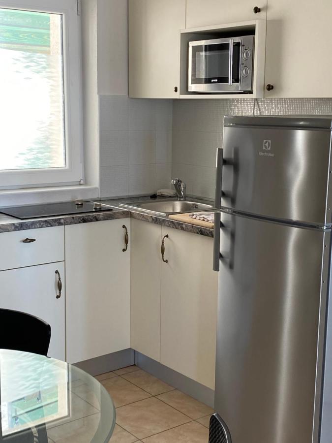 Villa Leo Beach Apartment Podgora Bagian luar foto