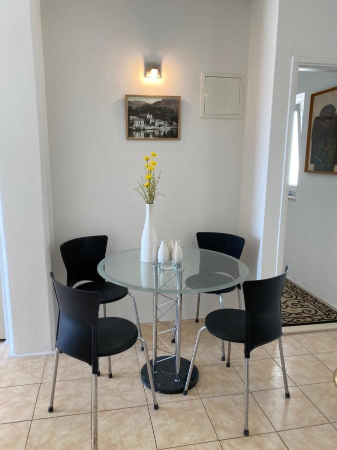 Villa Leo Beach Apartment Podgora Bagian luar foto