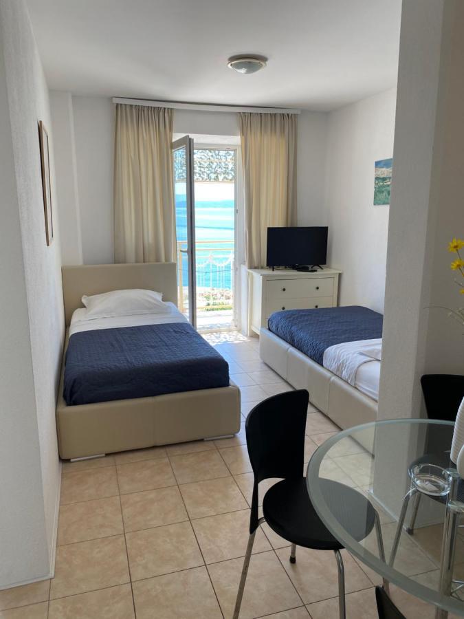Villa Leo Beach Apartment Podgora Bagian luar foto